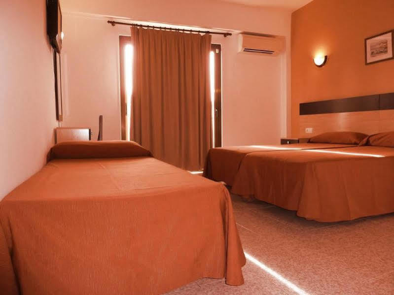 Hostal Horizonte San Antonio  Exterior photo A typical hotel room