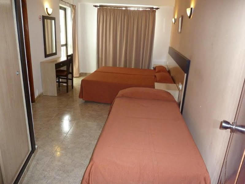 Hostal Horizonte San Antonio  Exterior photo A typical hotel room