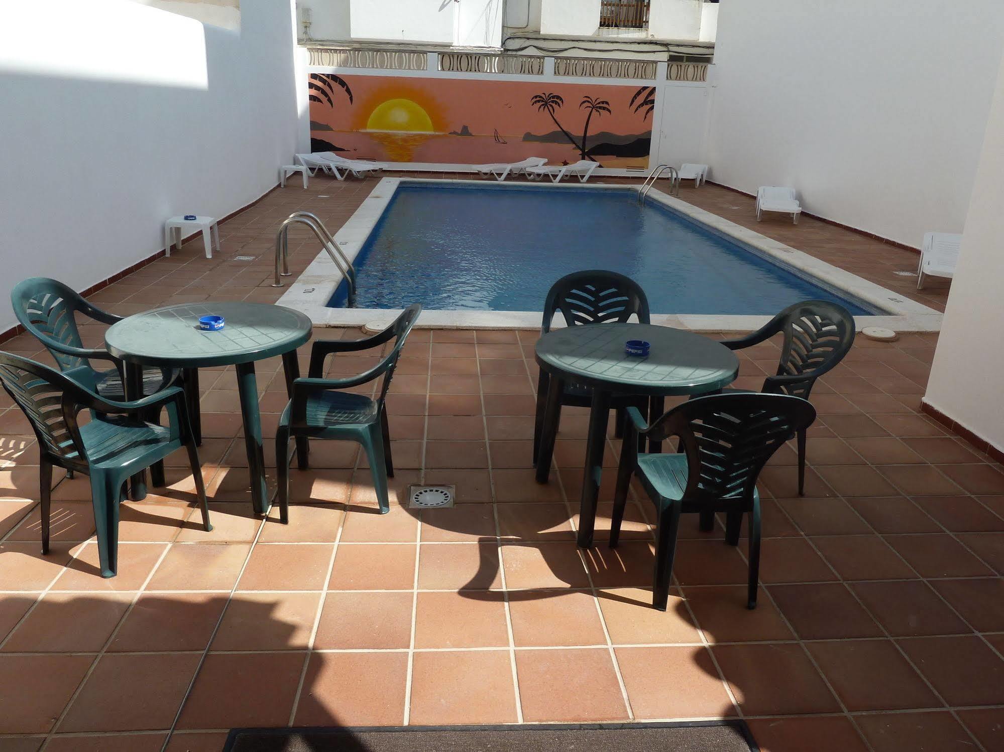 Hostal Horizonte San Antonio  Exterior photo A rooftop pool in Spain