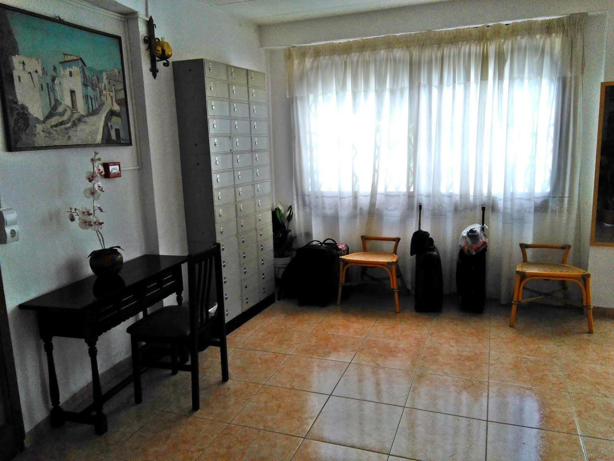 Hostal Horizonte San Antonio  Exterior photo The lobby of the hostel